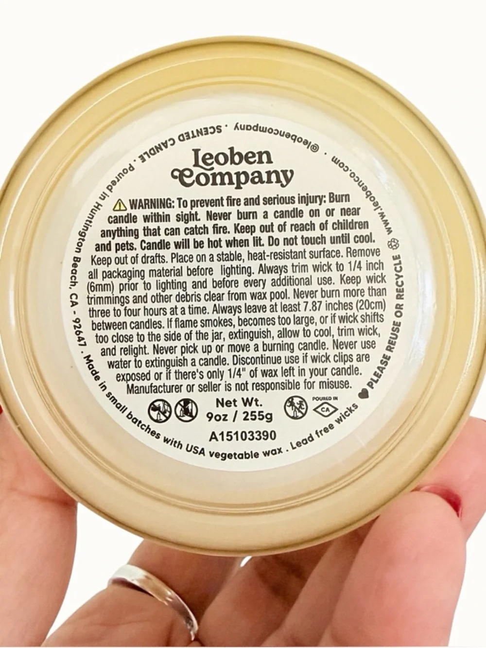 Leoben Company Cedarwood + Vanilla Scented Candle - Cream
